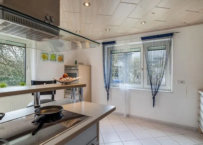 Am Hirnach 2 * ジンデルフィンゲン